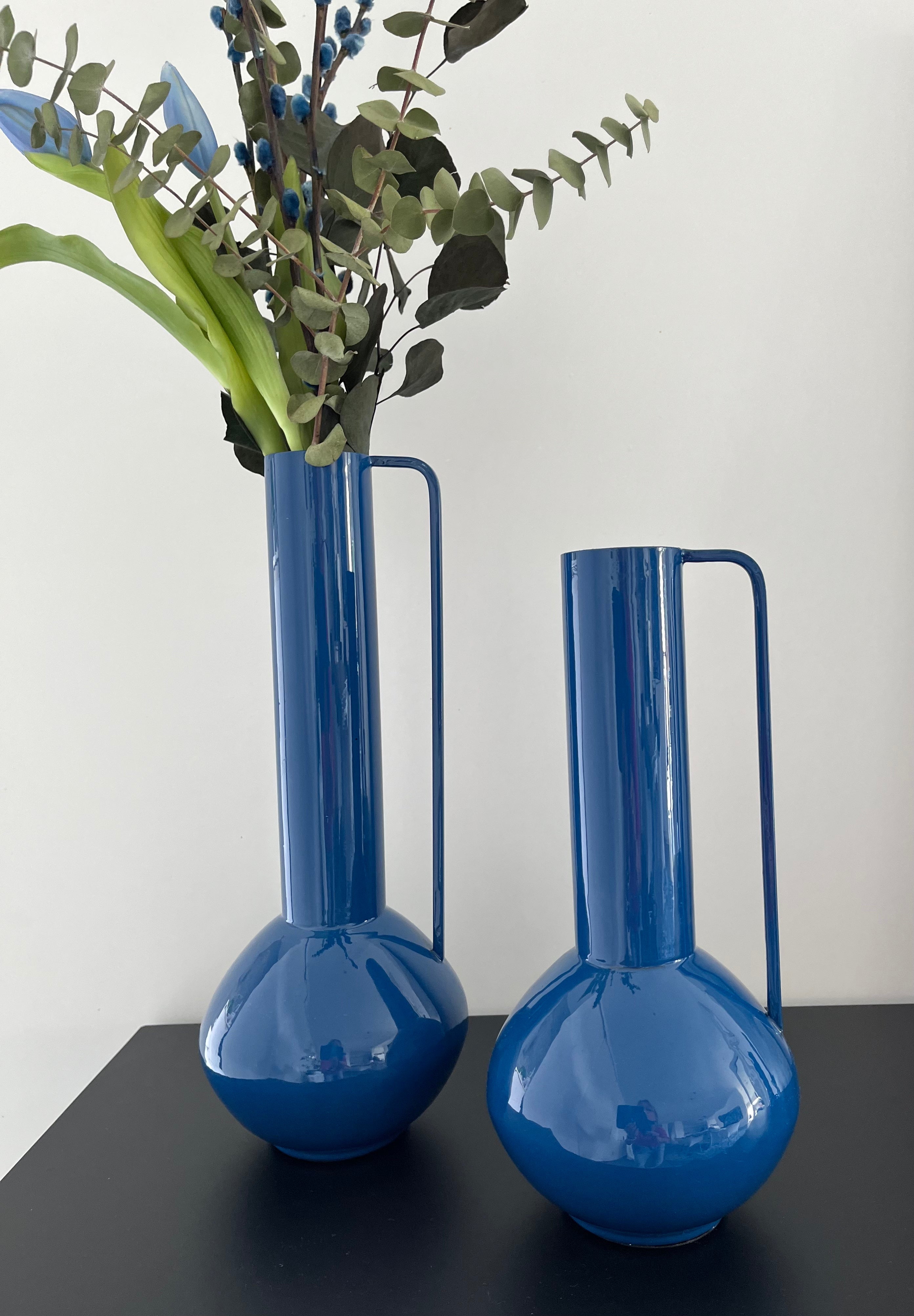 Elegantes Metallvase-Set in zwei Größen
